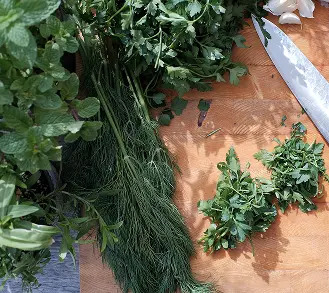 سبزي جعفري تازه خرد شده فله